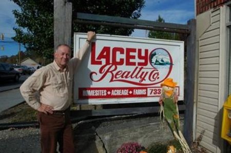 Mike Lacey of Lacey Realty in Newland, NC